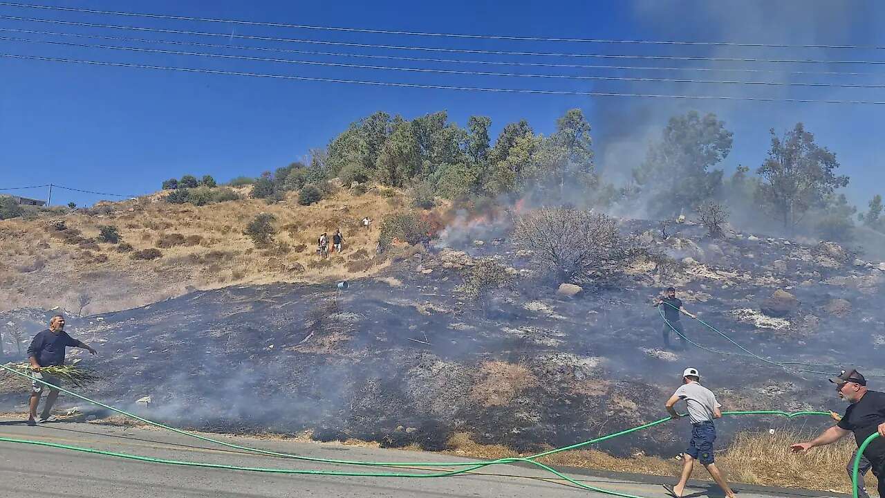 Bodrum'da Evlere Yakında Makilik Alanda Yangın Başladı 3